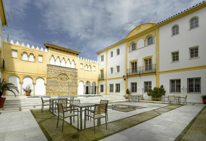 Imagen general del Hotel Maciá Alfaros. Foto 7