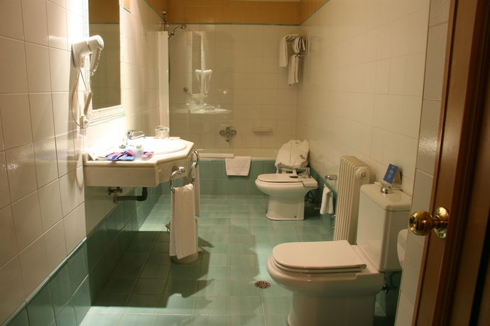 Imagen de la habitación del Hotel Macià Cóndor. Foto 8