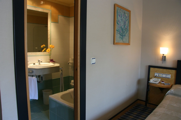 Imagen de la habitación del Hotel Macià Cóndor. Foto 9