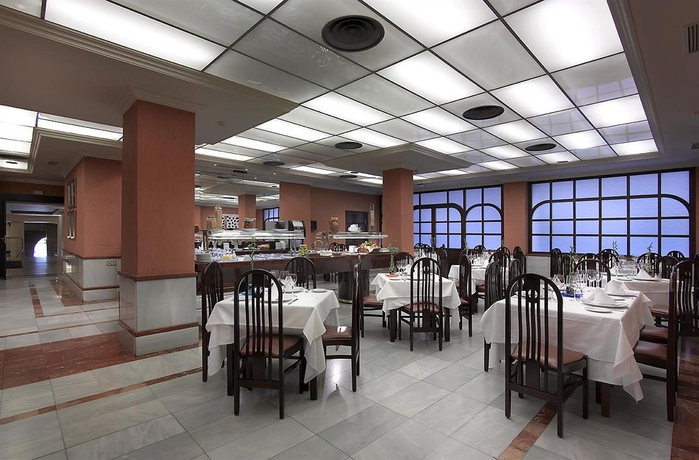 Imagen del bar/restaurante del Hotel Macià Cóndor. Foto 6