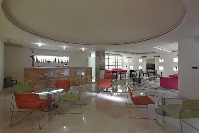 Imagen del bar/restaurante del Hotel Macià Cóndor. Foto 7