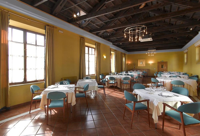 Imagen del bar/restaurante del Hotel Macià Monasterio De Los Basilios. Foto 5