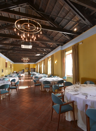 Imagen del bar/restaurante del Hotel Macià Monasterio De Los Basilios. Foto 6