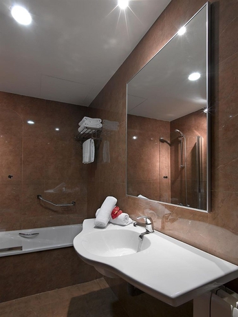 Imagen de la habitación del Hotel Macià Monasterio De Los Basilios. Foto 12