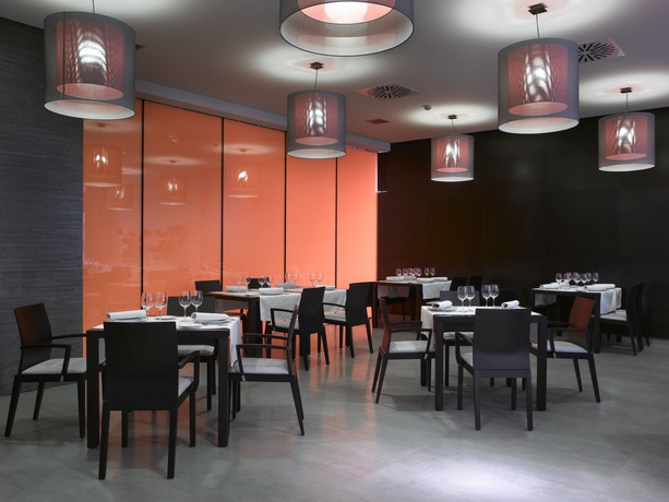 Imagen del bar/restaurante del Hotel Macià Real De La Alhambra. Foto 3