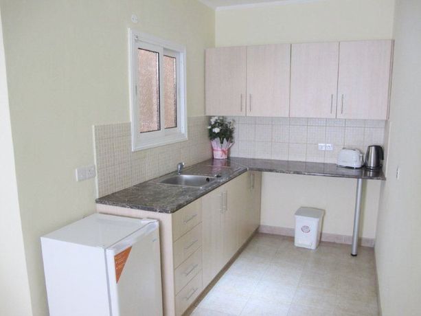 Imagen general del Hotel Mackenzie Beach Hotel and Apartments. Foto 3