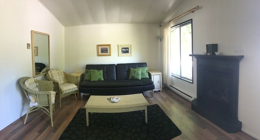 Imagen general del Hotel Mackenzie Beach Resort. Foto 1
