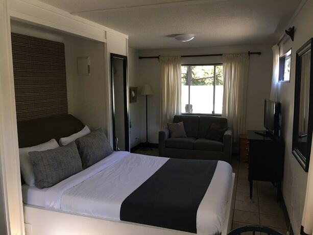 Imagen general del Hotel Mackenzie Beach Resort. Foto 5