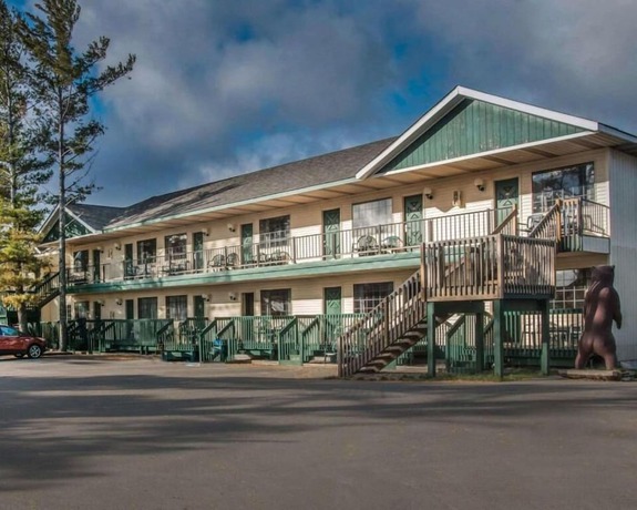 Imagen general del Hotel Mackinac Lodge. Foto 2