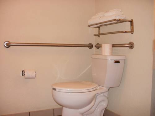 Imagen de la habitación del Hotel Mackinaw Beach and Bay Inn and Suites. Foto 3