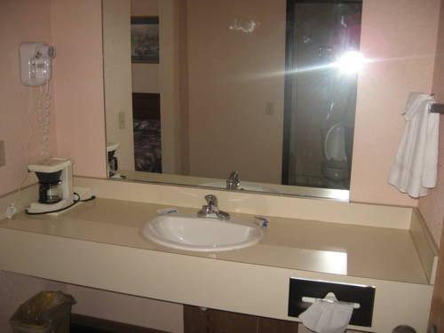 Imagen de la habitación del Hotel Mackinaw Budget Inn. Foto 5