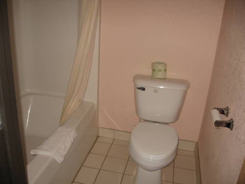 Imagen de la habitación del Hotel Mackinaw Budget Inn. Foto 6