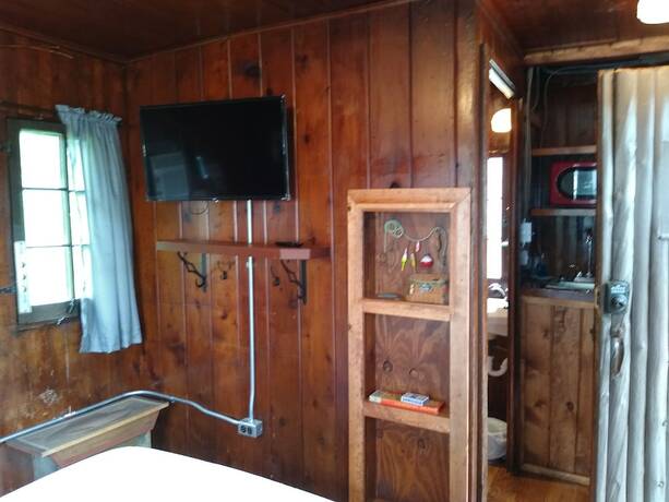 Imagen general del Hotel Mackinaw Timbers Cabins. Foto 2