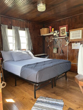 Imagen general del Hotel Mackinaw Timbers Cabins. Foto 4