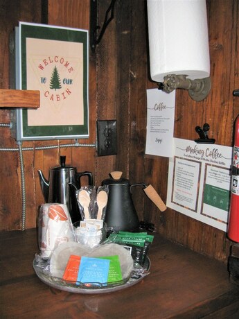 Imagen de la habitación del Hotel Mackinaw Timbers Cabins. Foto 19