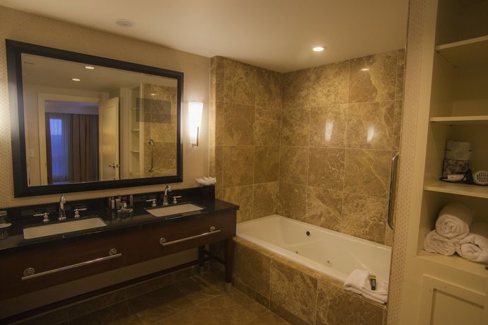 Imagen de la habitación del Hotel Macon Marriott City Center. Foto 8