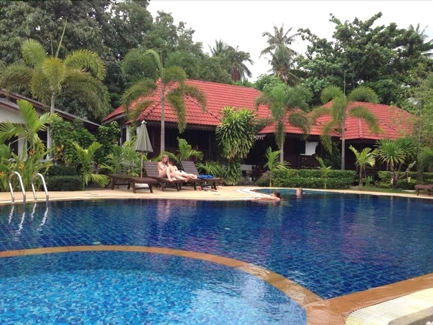 Imagen de la piscina del Hotel Mac's Bay Resort. Foto 19