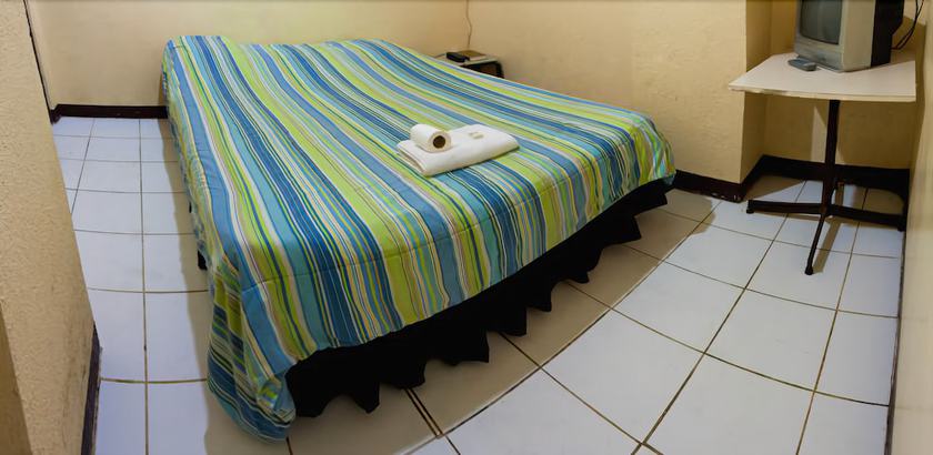 Imagen de la habitación del Hotel Mactan Pension House. Foto 16