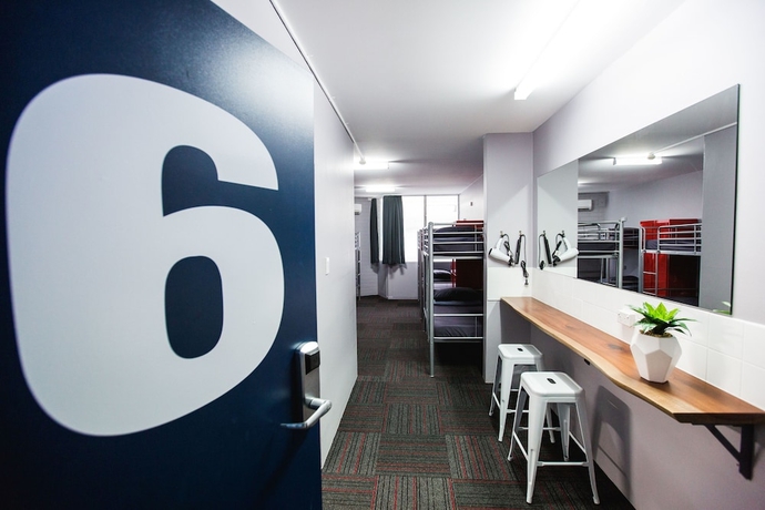 Imagen de la habitación del Hotel Mad Monkey Backpackers Waterfront. Foto 10