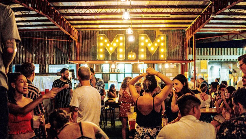 Imagen del bar/restaurante del Hotel Mad Monkey Pai. Foto 3