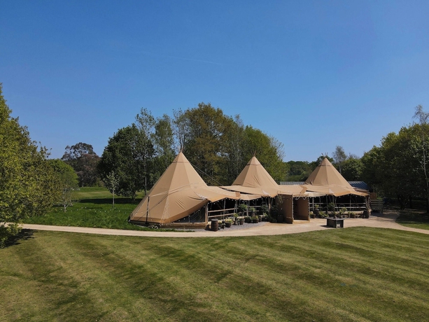 Imagen de los exteriores del Hotel Mad Swans in The South Downs. Foto 9