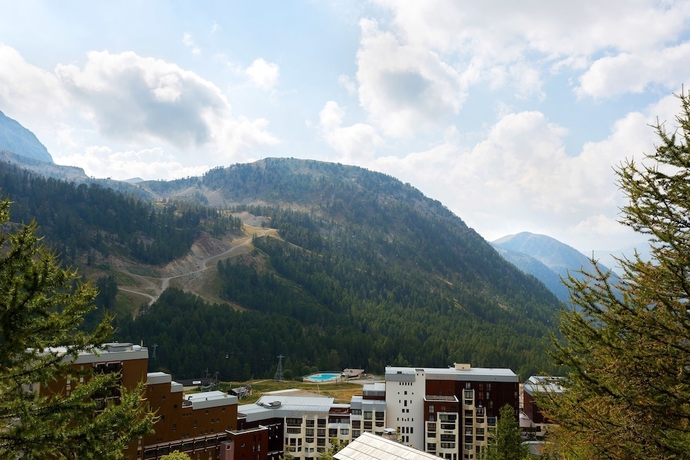 Imagen de los exteriores del Hotel Madame Vacances Les Chalets De La Diva. Foto 16