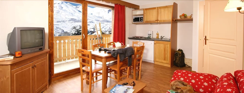 Imagen de la habitación del Hotel Madame Vacances R&eacute;sidence La Cr&ecirc;te Du Berger. Foto 6