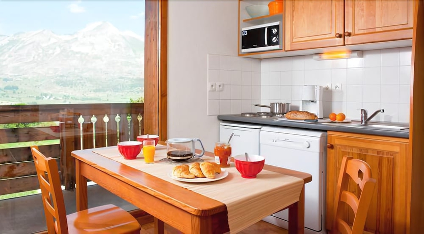 Imagen de la habitación del Hotel Madame Vacances R&eacute;sidence La Cr&ecirc;te Du Berger. Foto 16