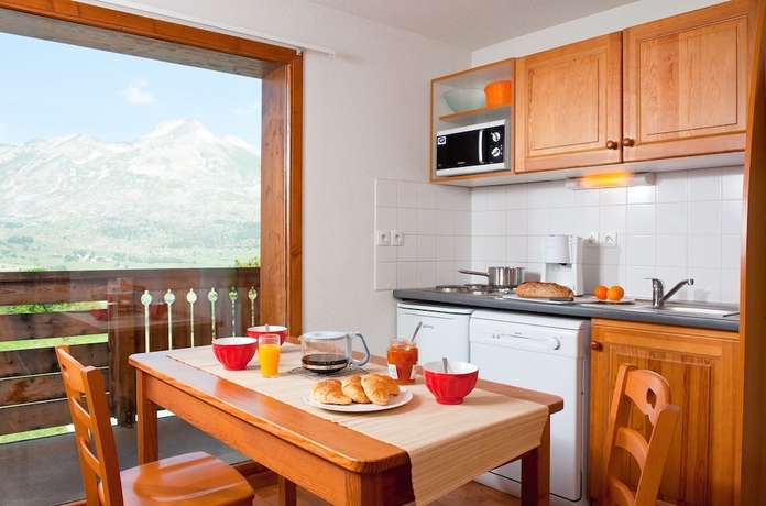 Imagen de la habitación del Hotel Madame Vacances R&eacute;sidence La Cr&ecirc;te Du Berger. Foto 17