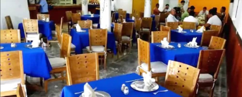 Imagen del bar/restaurante del Hotel Madan Cardenas. Foto 4