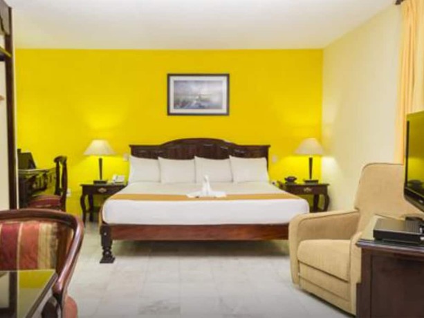 Imagen de la habitación del Hotel Madan Cardenas. Foto 9