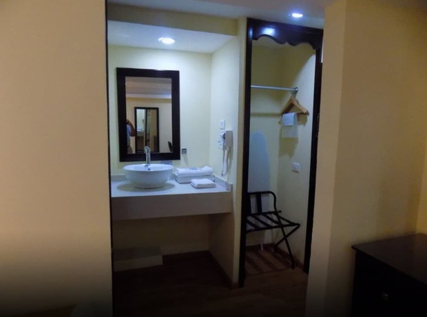 Imagen de la habitación del Hotel Madan Cardenas. Foto 11