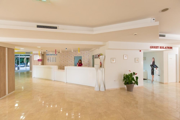 Imagen de los interiores del Hotel Madara Park. Foto 13