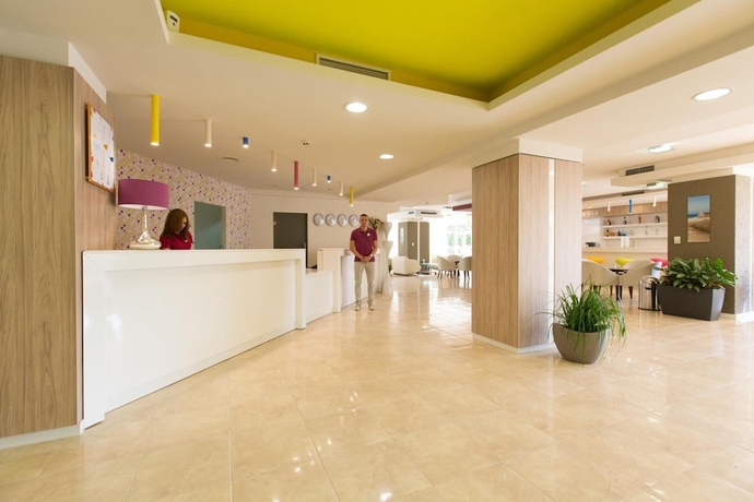 Imagen de los interiores del Hotel Madara Park. Foto 14