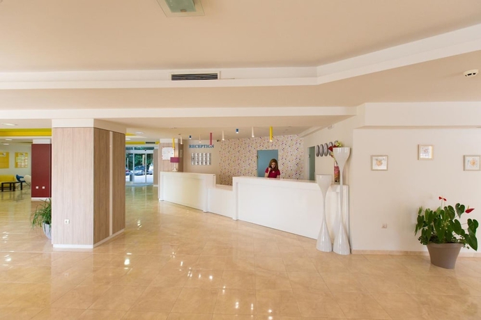 Imagen de los interiores del Hotel Madara Park. Foto 15