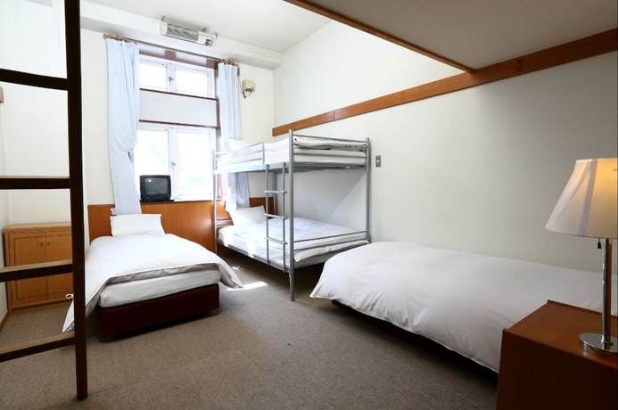 Imagen de la habitación del Hotel Madarao. Foto 12