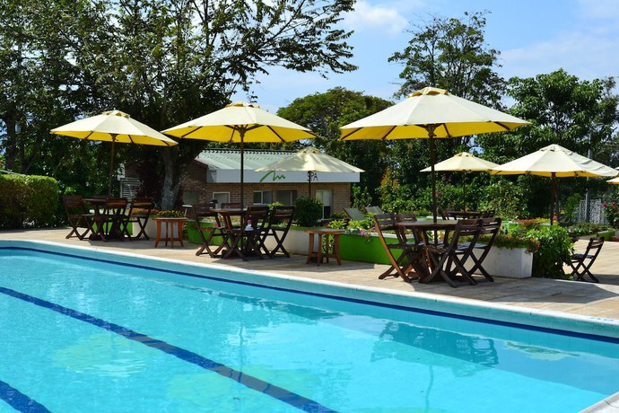 Imagen de la piscina del Hotel Madaura. Foto 18