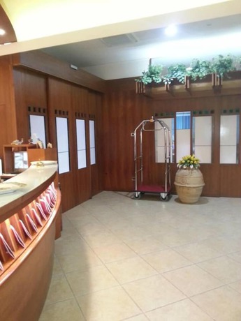 Imagen de los interiores del Hotel Maddaloni. Foto 18