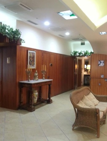 Imagen de los interiores del Hotel Maddaloni. Foto 20