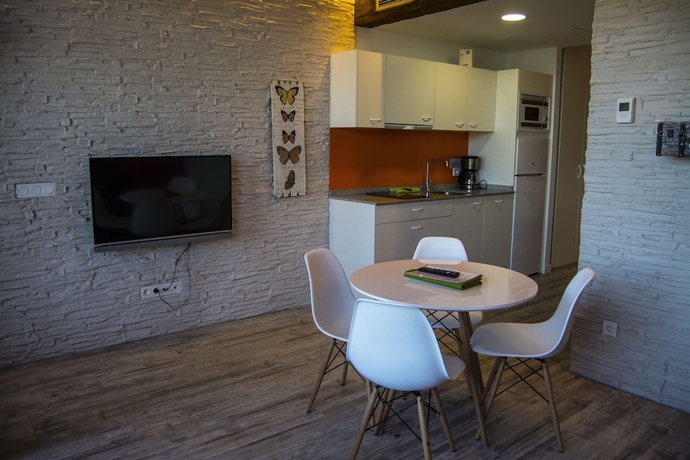Imagen de la habitación del Hotel Maddiola Apartamentos. Foto 5