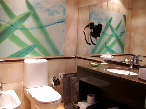 Imagen de la habitación del Hotel Made Inn Entroncamento. Foto 2