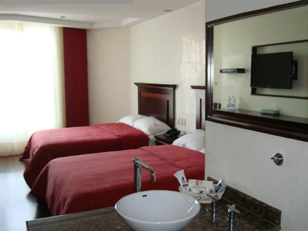 Imagen de la habitación del Hotel Madeira, Acatitl&aacute;n de Zaragoza. Foto 4