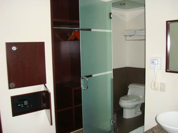 Imagen de la habitación del Hotel Madeira, Acatitl&aacute;n de Zaragoza. Foto 9
