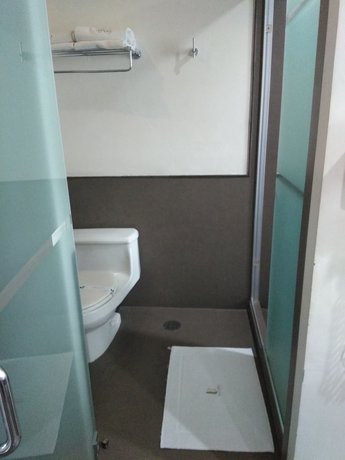 Imagen de la habitación del Hotel Madeira, Acatitl&aacute;n de Zaragoza. Foto 10