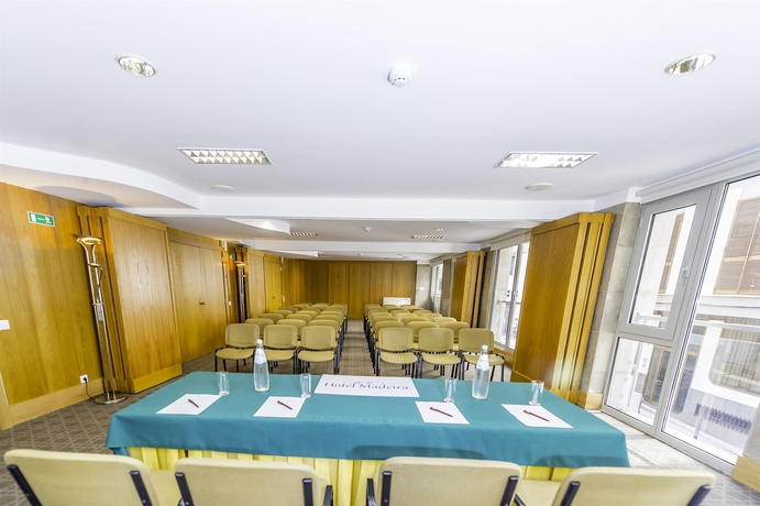 Imagen de los interiores del Hotel Madeira. Foto 9