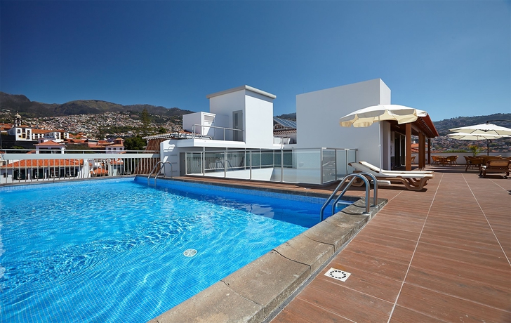 Imagen de la piscina del Hotel Madeira, Funchal. Foto 15
