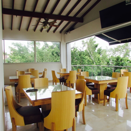 Imagen del bar/restaurante del Hotel Madeiro. Foto 12