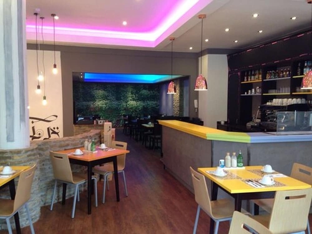 Imagen del bar/restaurante del Hotel Madeleine. Foto 2