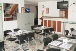 Imagen del bar/restaurante del Hotel Madeleine Suite. Foto 2