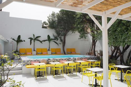 Imagen de los exteriores del Hotel Mademoiselle, JUAN LES PINS. Foto 6